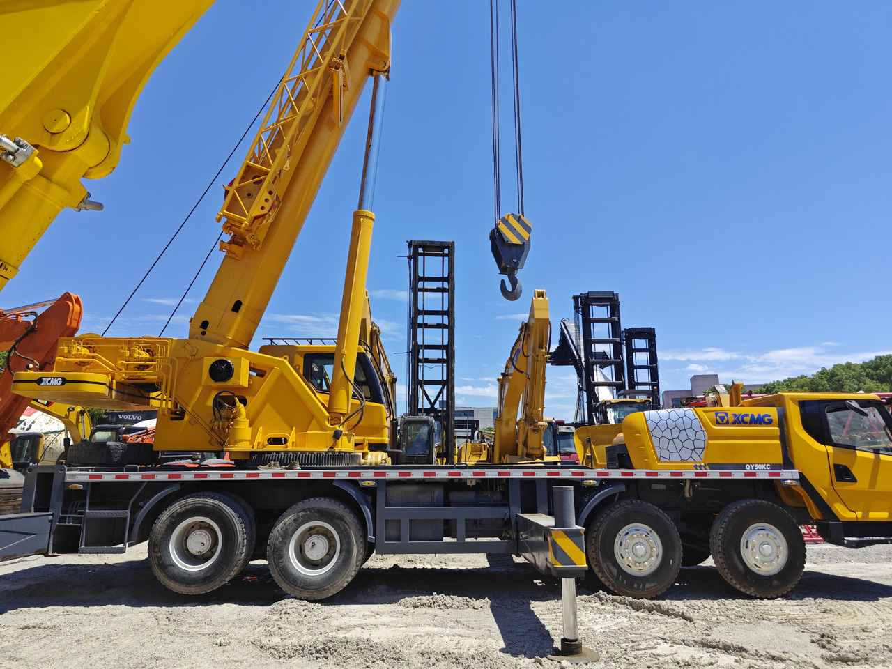XCMG QY50KC Used truck crane XCMG XCT50 50ton - آلة تسوية الأرض: صور 3 XCMG QY50KC Used truck crane XCMG XCT50 50ton - آلة تسوية الأرض: صور 3