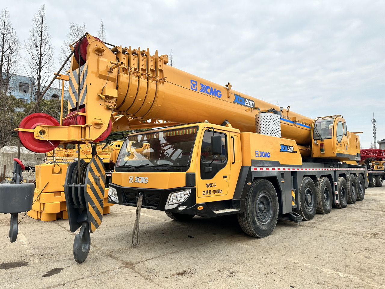 XCMG XCA200 200TON Truck crane - موبايل كرين: صور 1 XCMG XCA200 200TON Truck crane - موبايل كرين: صور 1