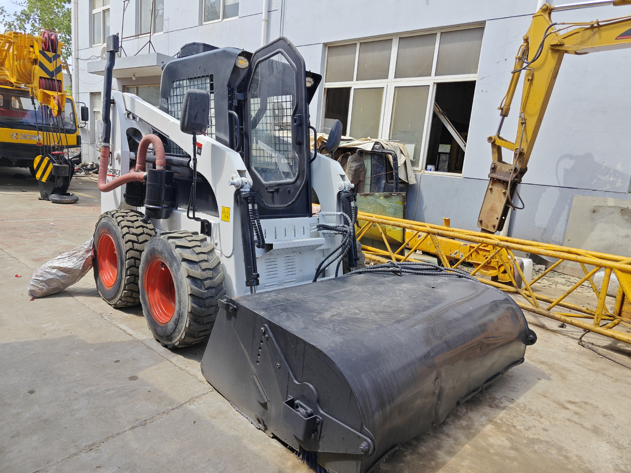 Bobcat S300 - شيول صغير: صور 3 Bobcat S300 - شيول صغير: صور 3