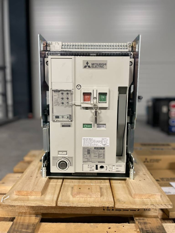 Mitsubishi Circuit breaker 1000A - AE1000-SW 3P - DPX-12648 - آلات البناء: صور 1 Mitsubishi Circuit breaker 1000A - AE1000-SW 3P - DPX-12648 - آلات البناء: صور 1