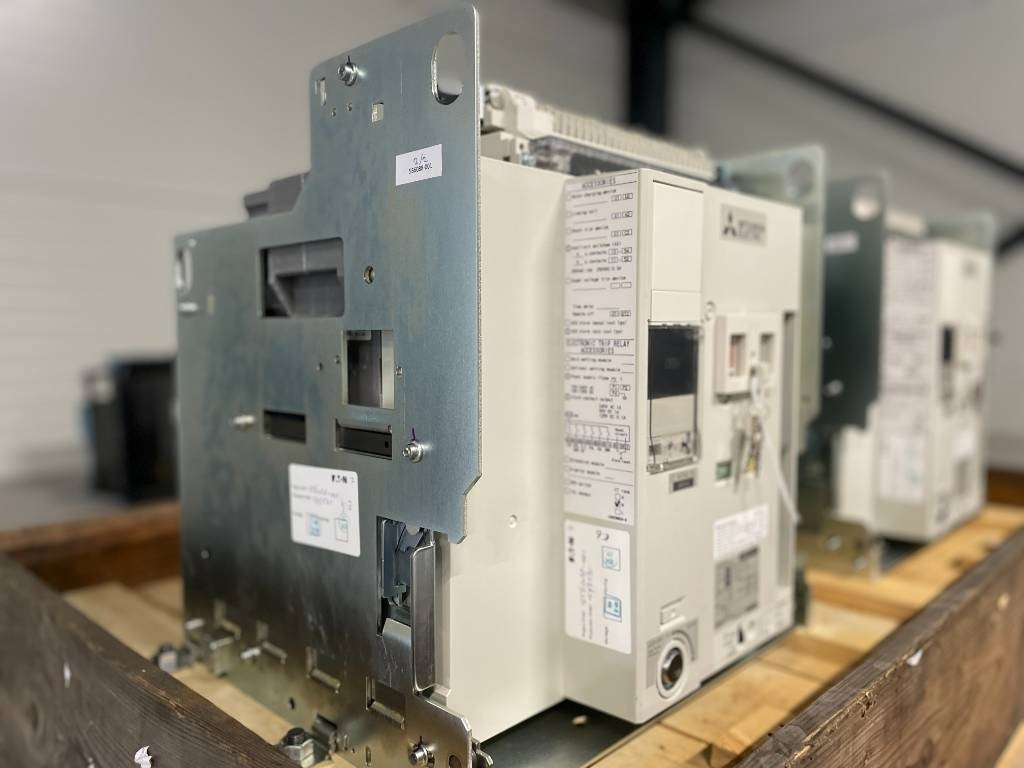 Mitsubishi Circuit breaker 2500A - AE2500-SW 3P - DPX-12648 - آلات البناء: صور 2 Mitsubishi Circuit breaker 2500A - AE2500-SW 3P - DPX-12648 - آلات البناء: صور 2