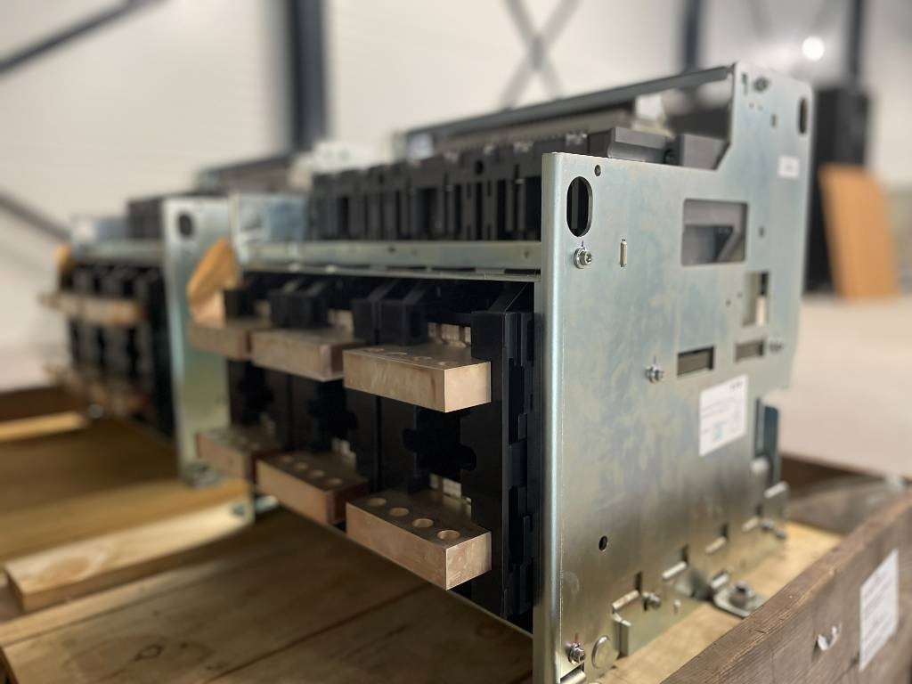 Mitsubishi Circuit breaker 2500A - AE2500-SW 3P - DPX-12648 - آلات البناء: صور 3 Mitsubishi Circuit breaker 2500A - AE2500-SW 3P - DPX-12648 - آلات البناء: صور 3