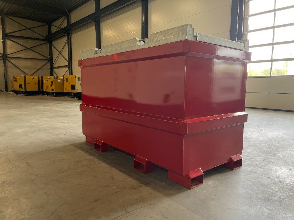 New Diesel Fuel Tank 2.200 Liter - DPX-31023 - خزان تخزين: صور 3 New Diesel Fuel Tank 2.200 Liter - DPX-31023 - خزان تخزين: صور 3