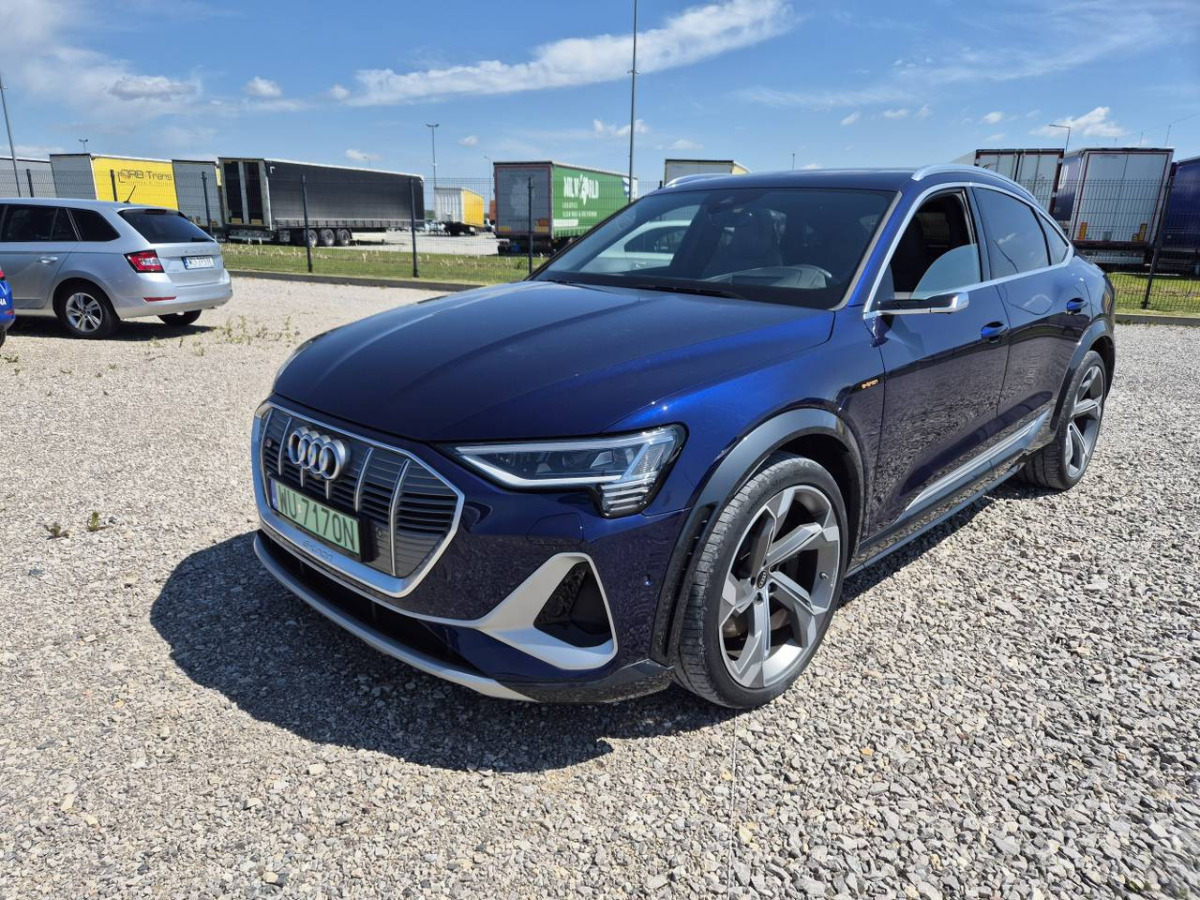 AUDI E-TRON S SPORTBACK SUV - سيارة دفع رباعي: صور 3 AUDI E-TRON S SPORTBACK SUV - سيارة دفع رباعي: صور 3