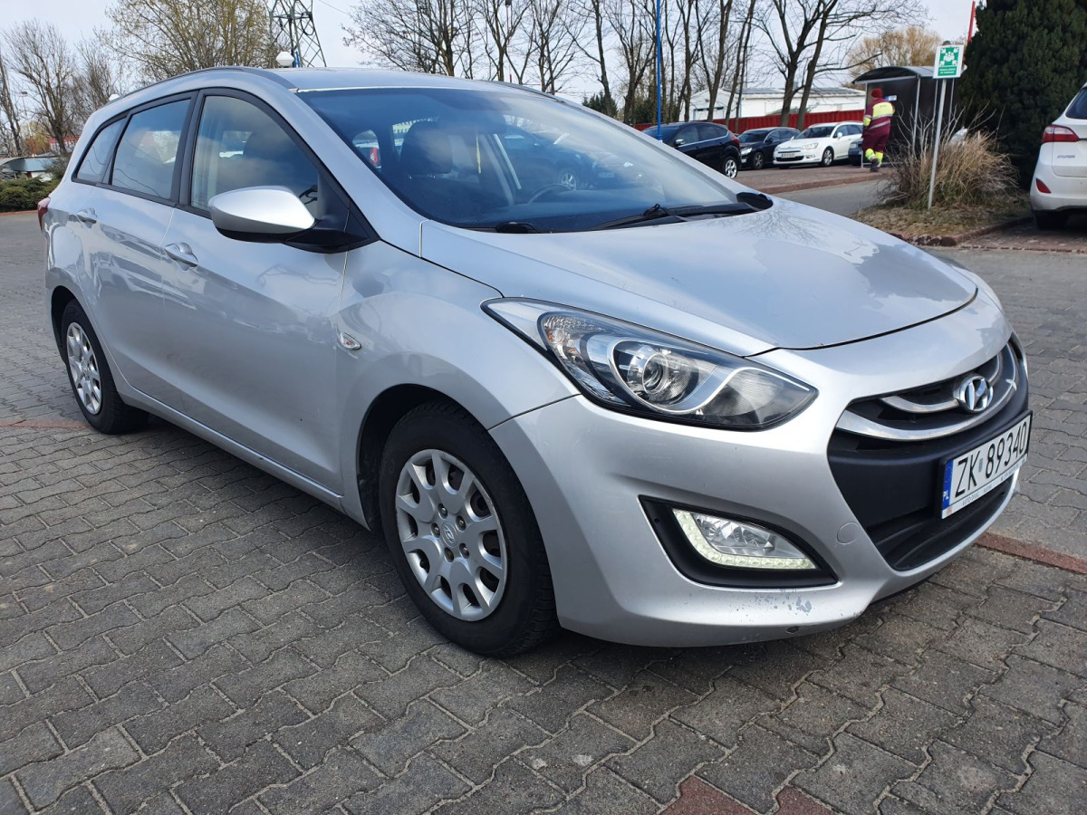 سيارة HYUNDAI I30 KOMBI: صور 1