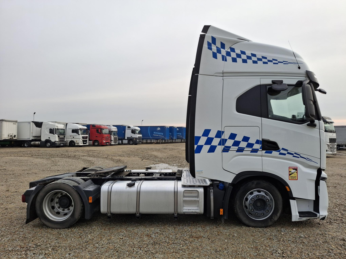 IVECO AS440ST/FP LT CIĄGNIK SIODŁOWY - شاحنة جرار: صور 4 IVECO AS440ST/FP LT CIĄGNIK SIODŁOWY - شاحنة جرار: صور 4