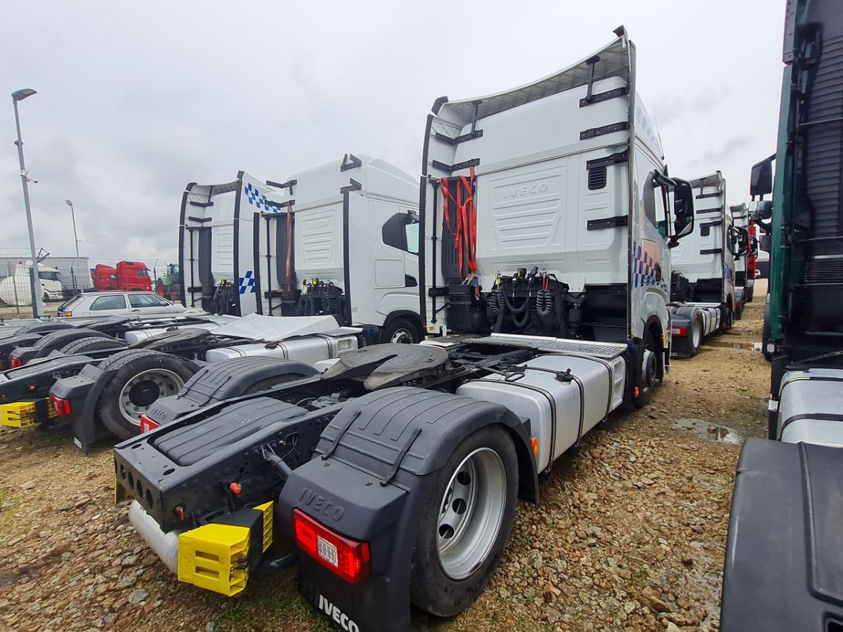 IVECO AS440ST/FP LT CIĄGNIK SIODŁOWY - شاحنة جرار: صور 4 IVECO AS440ST/FP LT CIĄGNIK SIODŁOWY - شاحنة جرار: صور 4