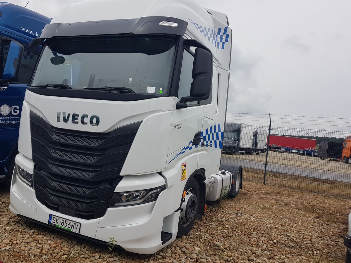 IVECO AS440ST/FP LT CIĄGNIK SIODŁOWY - شاحنة جرار: صور 3 IVECO AS440ST/FP LT CIĄGNIK SIODŁOWY - شاحنة جرار: صور 3