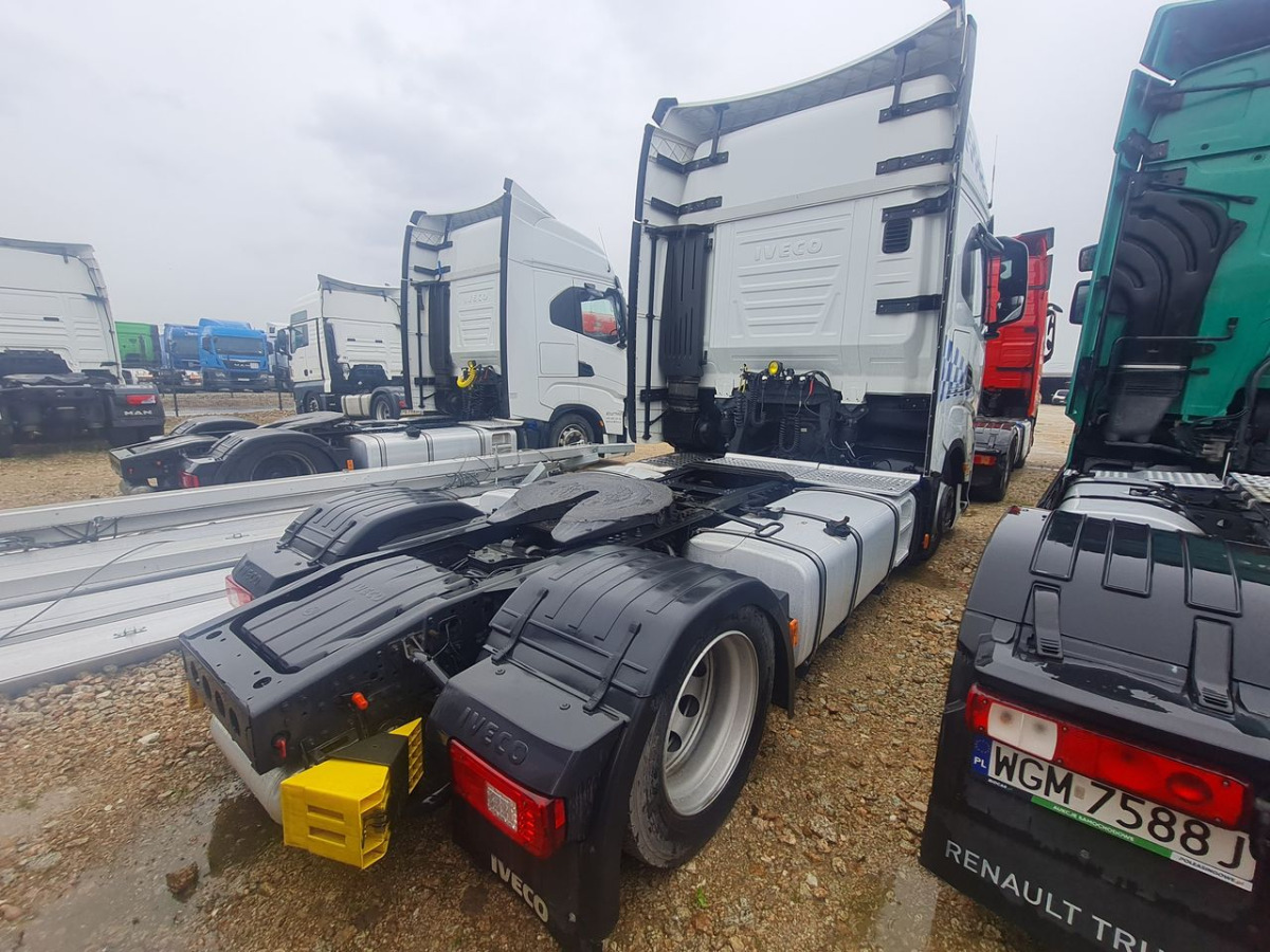 IVECO AS440ST/FP LT CIĄGNIK SIODŁOWY - شاحنة جرار: صور 4 IVECO AS440ST/FP LT CIĄGNIK SIODŁOWY - شاحنة جرار: صور 4