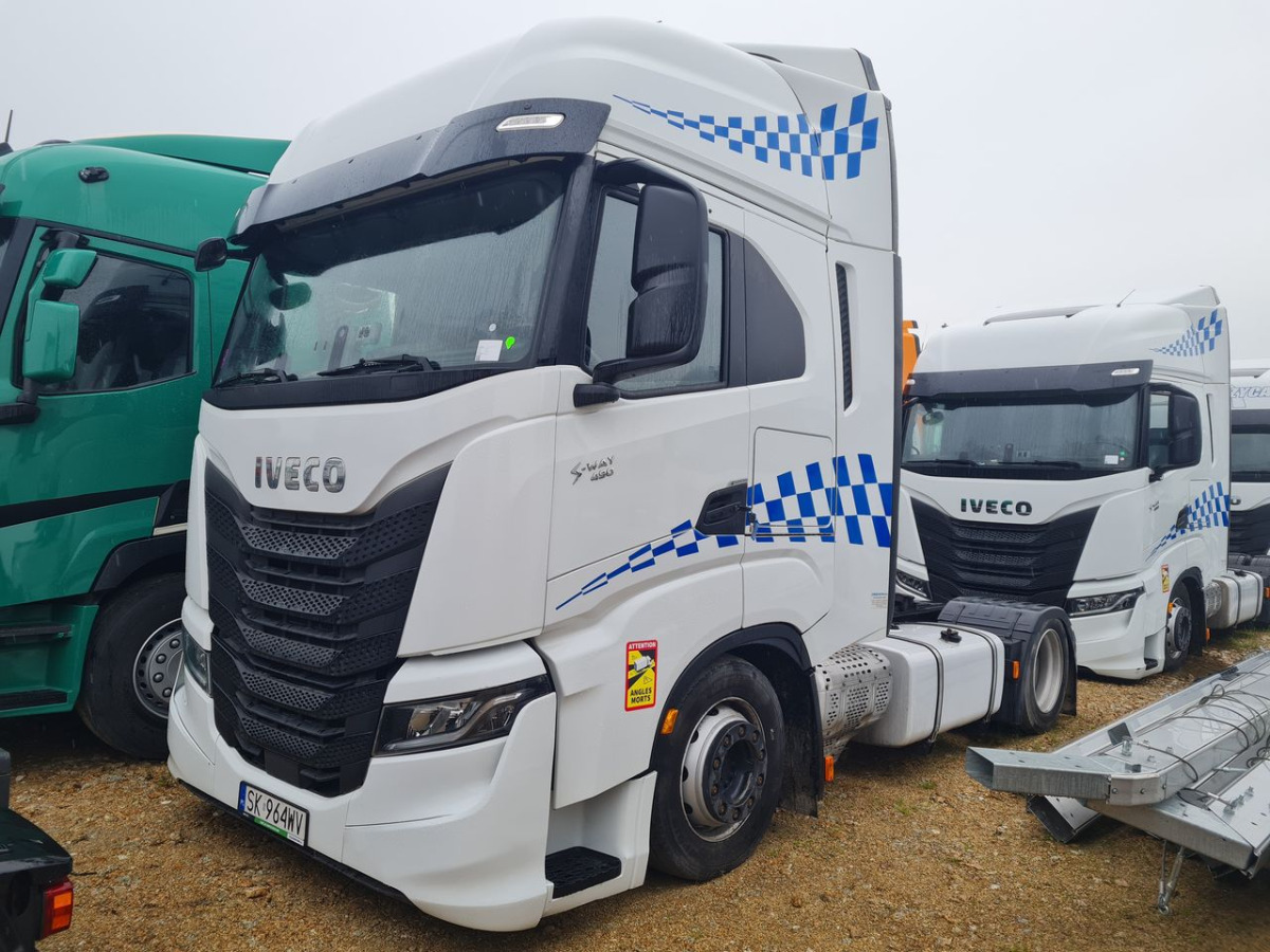 IVECO AS440ST/FP LT CIĄGNIK SIODŁOWY - شاحنة جرار: صور 2 IVECO AS440ST/FP LT CIĄGNIK SIODŁOWY - شاحنة جرار: صور 2