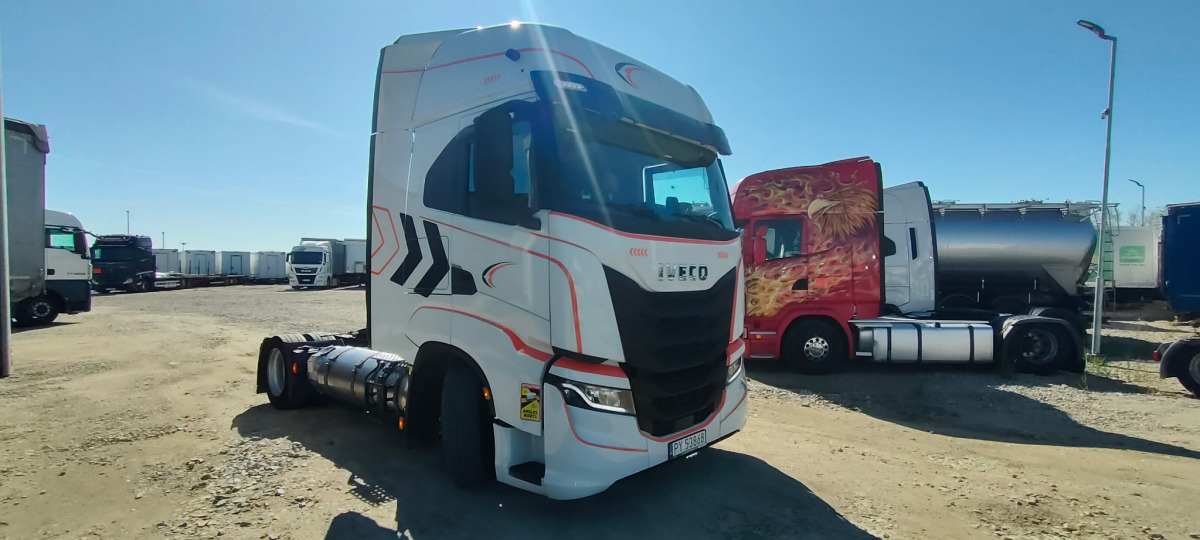 IVECO AS440ST/FP LT LNG CIĄGNIK SIODŁOWY - شاحنة جرار: صور 1 IVECO AS440ST/FP LT LNG CIĄGNIK SIODŁOWY - شاحنة جرار: صور 1