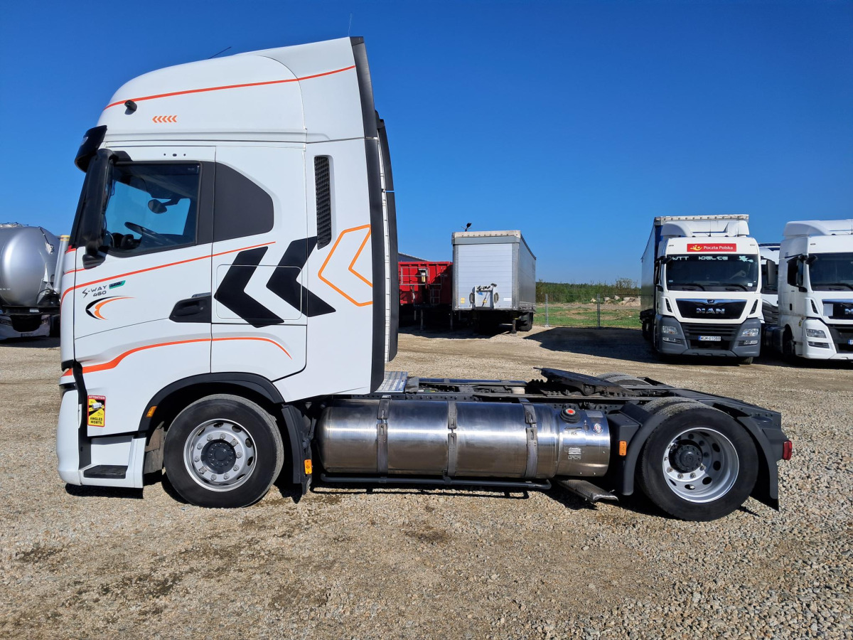 IVECO AS440ST/FP LT LNG CIĄGNIK SIODŁOWY - شاحنة جرار: صور 4 IVECO AS440ST/FP LT LNG CIĄGNIK SIODŁOWY - شاحنة جرار: صور 4