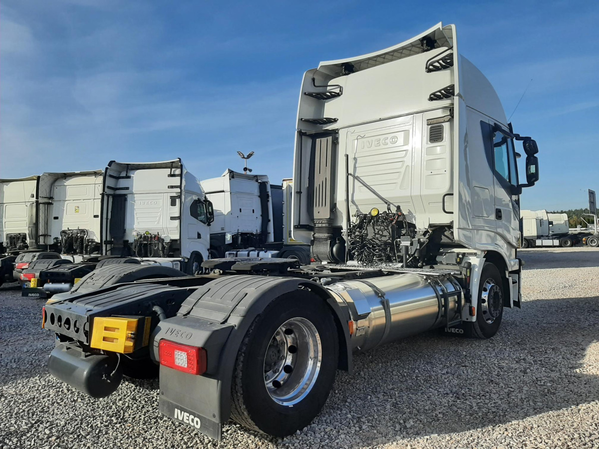 IVECO AS440ST/P LNG CIĄGNIK SIODŁOWY - شاحنة جرار: صور 4 IVECO AS440ST/P LNG CIĄGNIK SIODŁOWY - شاحنة جرار: صور 4