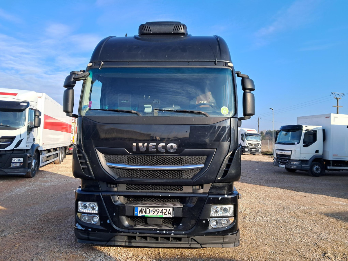 IVECO AS440T/ FP LT CIĄGNIK SIODŁOWY - شاحنة جرار: صور 3 IVECO AS440T/ FP LT CIĄGNIK SIODŁOWY - شاحنة جرار: صور 3