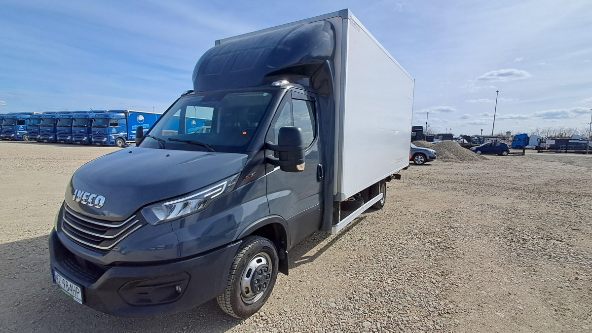 IVECO DAILY 50C18 KONTENER Z WINDĄ - الشاحنات الصغيرة صندوق مغلق: صور 3 IVECO DAILY 50C18 KONTENER Z WINDĄ - الشاحنات الصغيرة صندوق مغلق: صور 3