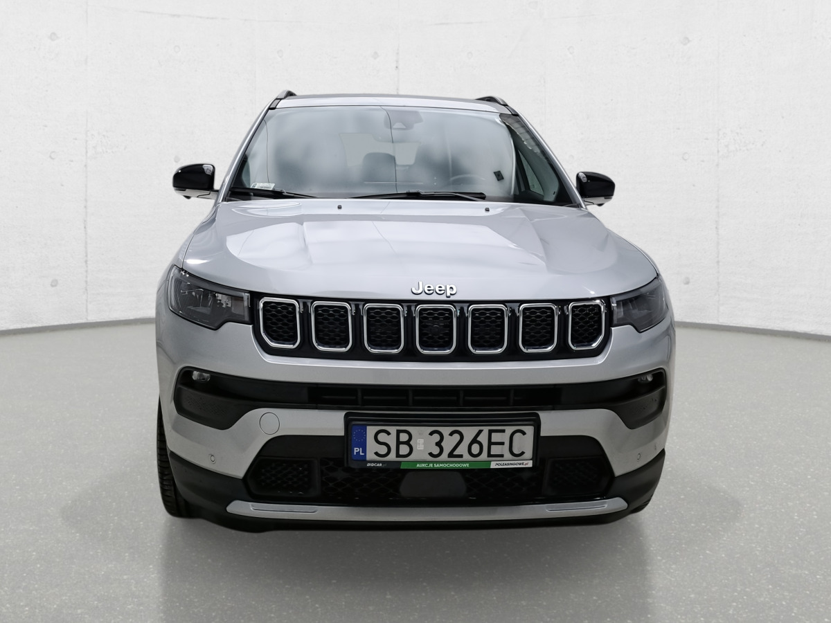 JEEP COMPASS SUV - سيارة دفع رباعي: صور 3 JEEP COMPASS SUV - سيارة دفع رباعي: صور 3