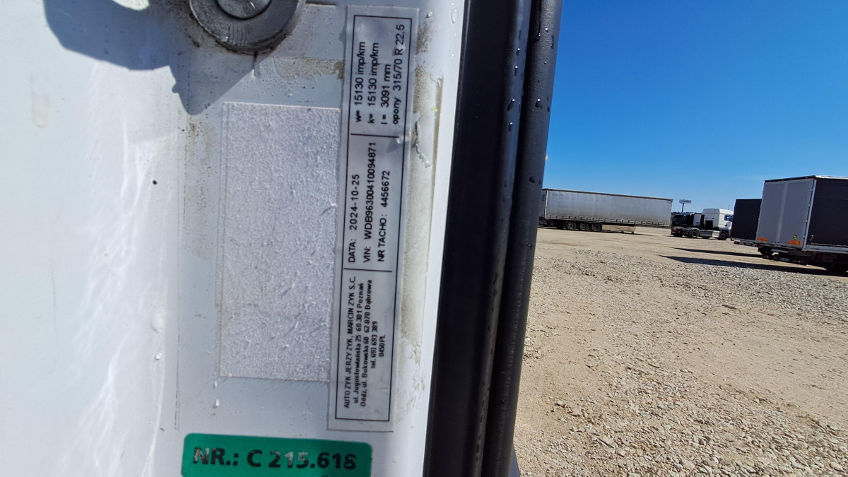 شاحنة MERCEDES BENZ ANTOS SOLÓWKA Z WINDĄ: صور 10