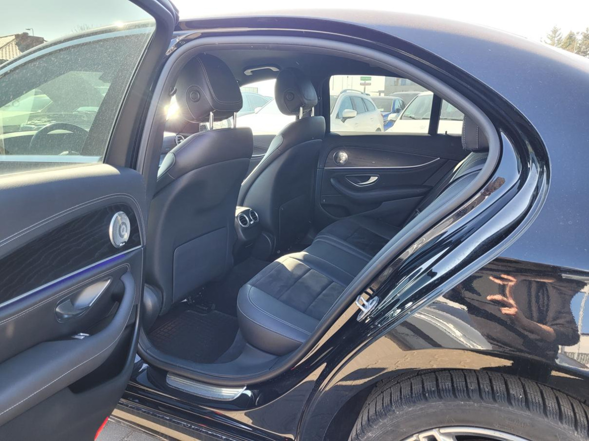 سيارة MERCEDES BENZ E 220 D 4MATIC SEDAN: صور 13