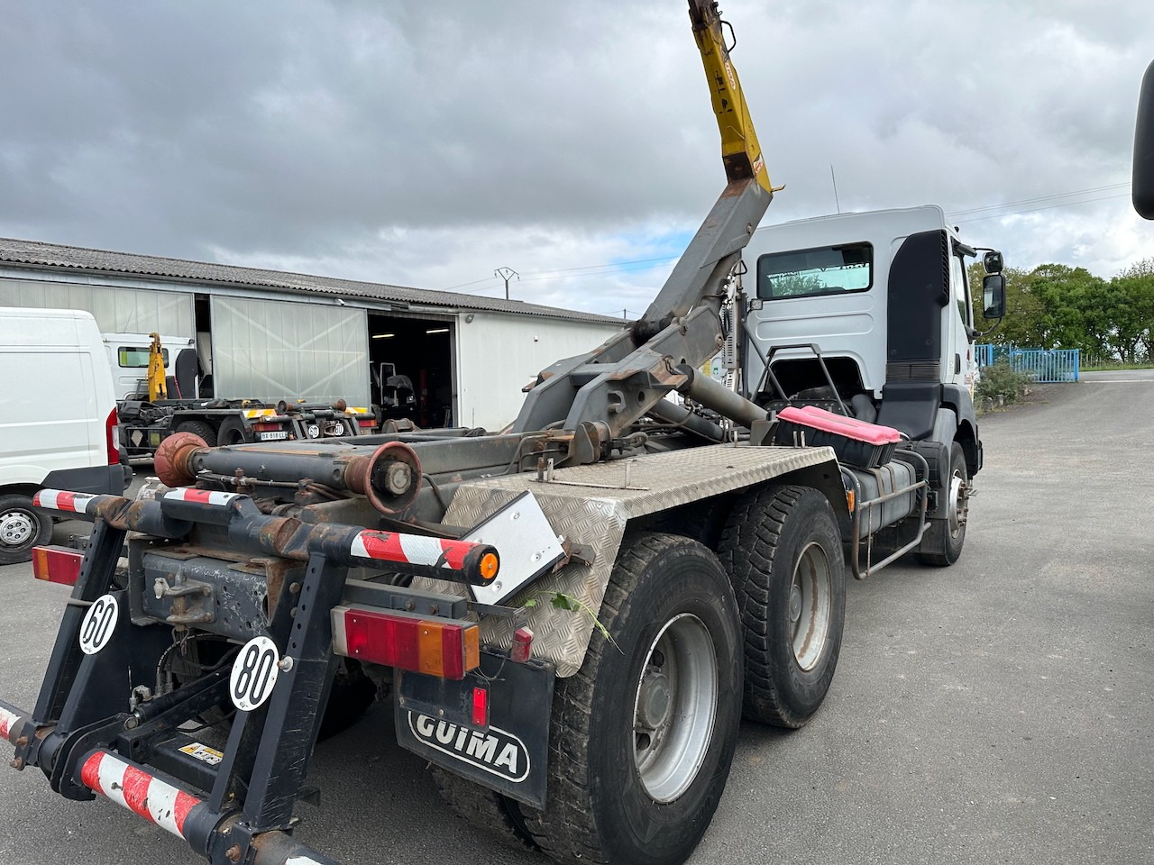 RENAULT KERAX 370 DCI - شاحنة ذات الخطاف: صور 4 RENAULT KERAX 370 DCI - شاحنة ذات الخطاف: صور 4