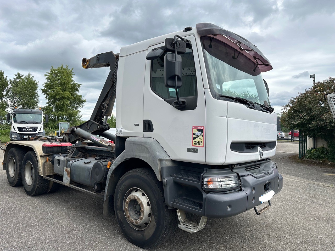 RENAULT KERAX 370 DCI - شاحنة ذات الخطاف: صور 4 RENAULT KERAX 370 DCI - شاحنة ذات الخطاف: صور 4