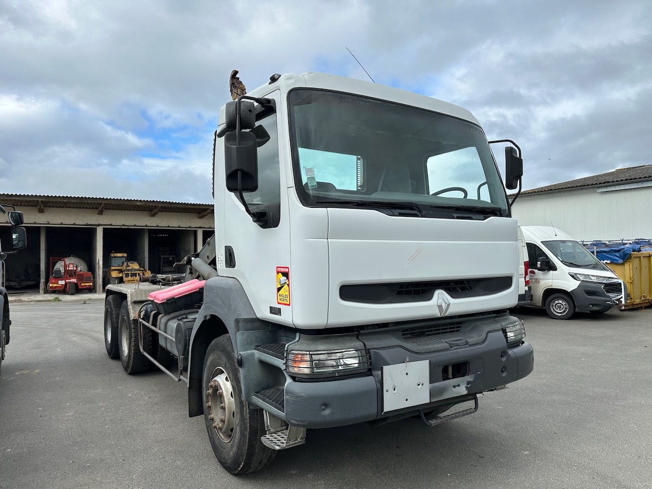 RENAULT KERAX 370 DCI - شاحنة ذات الخطاف: صور 2 RENAULT KERAX 370 DCI - شاحنة ذات الخطاف: صور 2