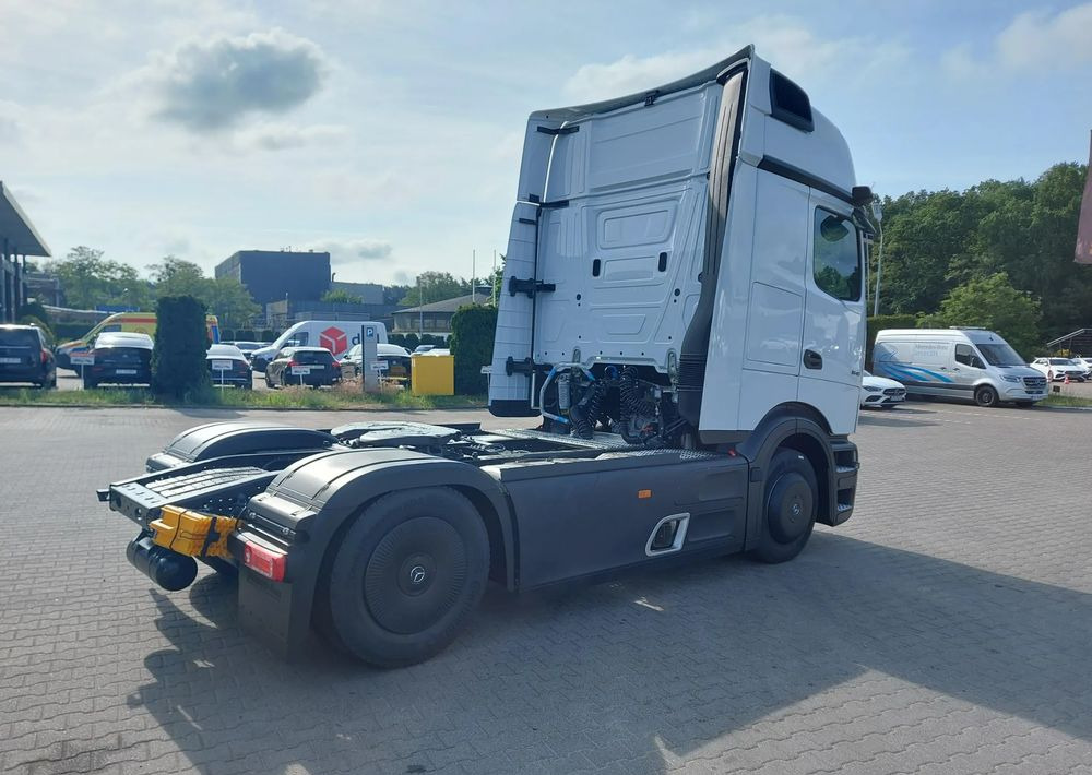 Mercedes-Benz Actros 1845 LS - شاحنة جرار: صور 4 Mercedes-Benz Actros 1845 LS - شاحنة جرار: صور 4