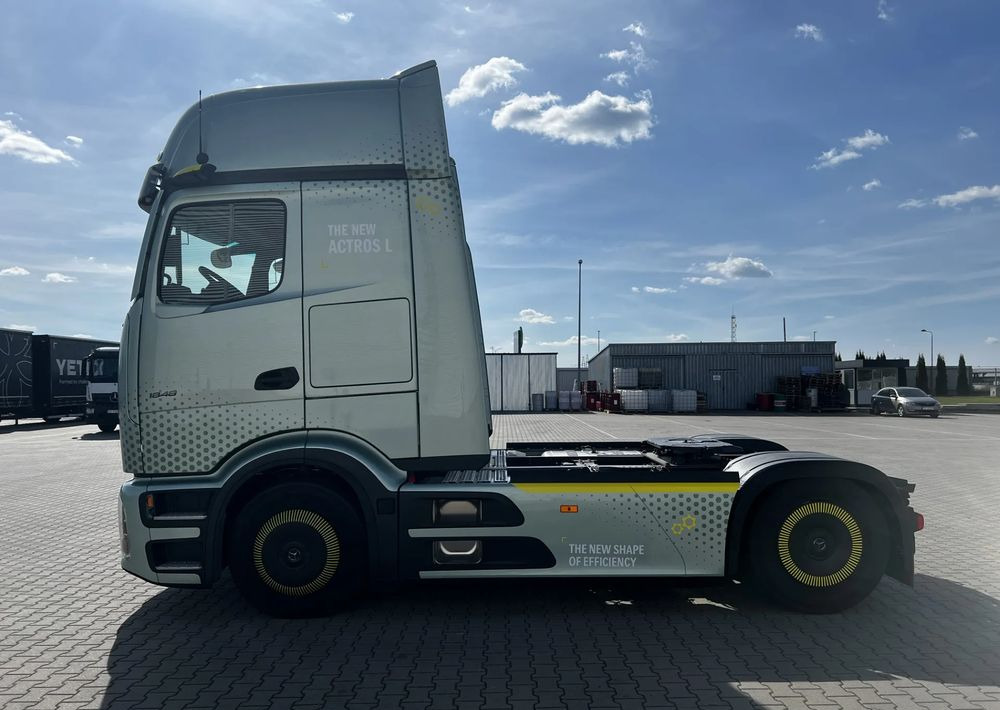 Mercedes-Benz Actros 1848 LS - شاحنة جرار: صور 3 Mercedes-Benz Actros 1848 LS - شاحنة جرار: صور 3