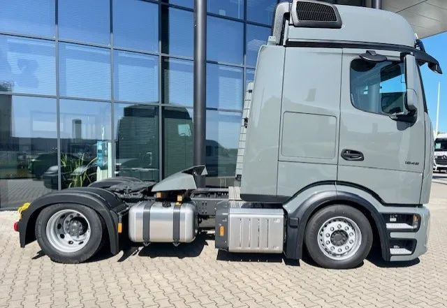 Mercedes-Benz Actros 1848 LSnRL ProCabin Mega - شاحنة جرار: صور 3 Mercedes-Benz Actros 1848 LSnRL ProCabin Mega - شاحنة جرار: صور 3