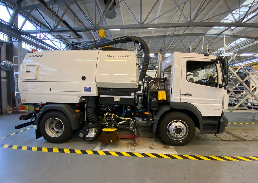 Mercedes-Benz Mercedes-Benz Atego 1318 LKO Zamiatarka - شاحنة القمامة: صور 1 Mercedes-Benz Mercedes-Benz Atego 1318 LKO Zamiatarka - شاحنة القمامة: صور 1