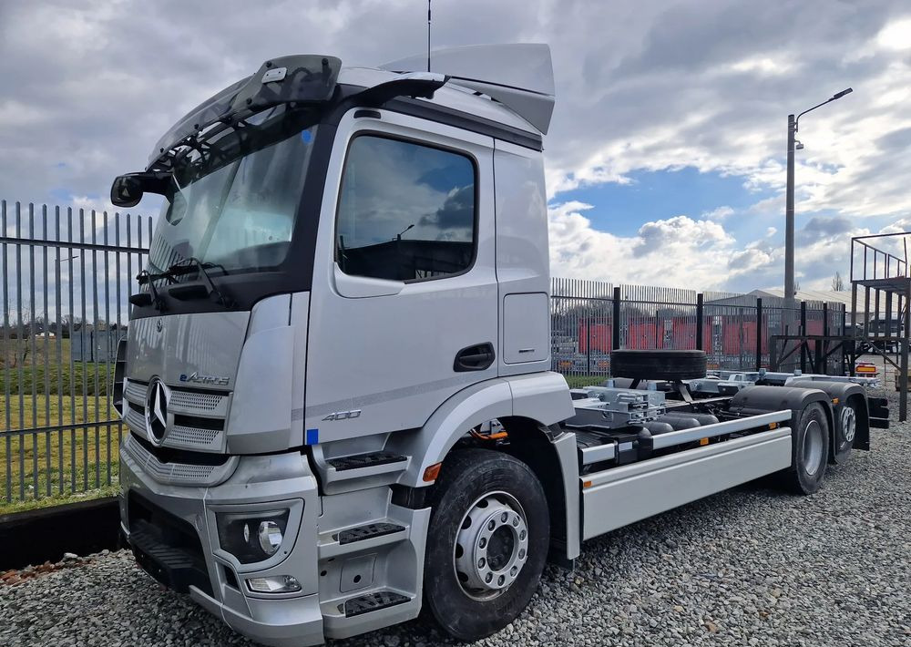 Mercedes-Benz eActros 400 6x2 BDF Elektryczny - شاحنات الحاويات/ جسم علوي قابل للتغيير شاحنة, شاحنة كهربائية: صور 2 Mercedes-Benz eActros 400 6x2 BDF Elektryczny - شاحنات الحاويات/ جسم علوي قابل للتغيير شاحنة, شاحنة كهربائية: صور 2