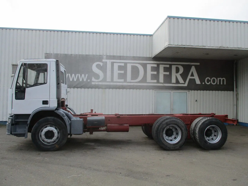 Iveco Eurotrakker 260 E 34 , Manual , 6x4 , Euro 2 - الشاسيه شاحنة: صور 2 Iveco Eurotrakker 260 E 34 , Manual , 6x4 , Euro 2 - الشاسيه شاحنة: صور 2