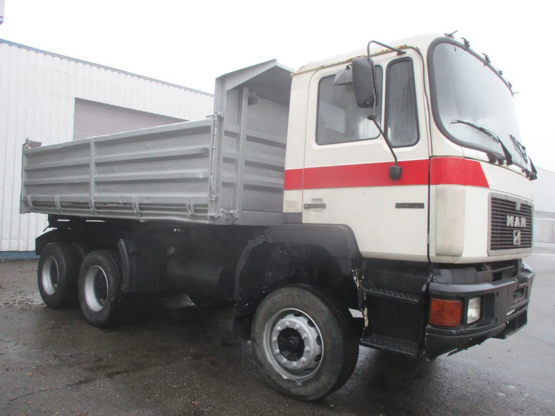 MAN 26 322 ZF Manual , 6x4 , 3 way tipper , Spring suspension - قلابات: صور 4 MAN 26 322 ZF Manual , 6x4 , 3 way tipper , Spring suspension - قلابات: صور 4