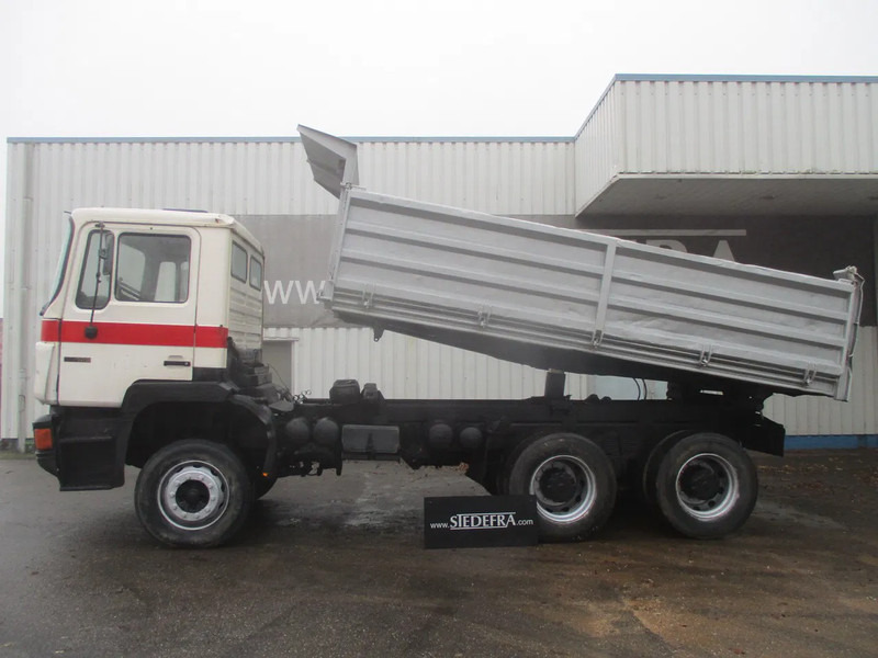 MAN 26 322 ZF Manual , 6x4 , 3 way tipper , Spring suspension - قلابات: صور 2 MAN 26 322 ZF Manual , 6x4 , 3 way tipper , Spring suspension - قلابات: صور 2