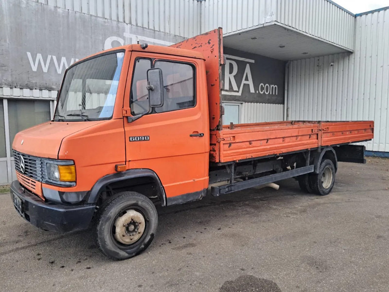 Mercedes-Benz 609 D, Manual , Spring Suspension - شاحنات مسطحة: صور 1 Mercedes-Benz 609 D, Manual , Spring Suspension - شاحنات مسطحة: صور 1