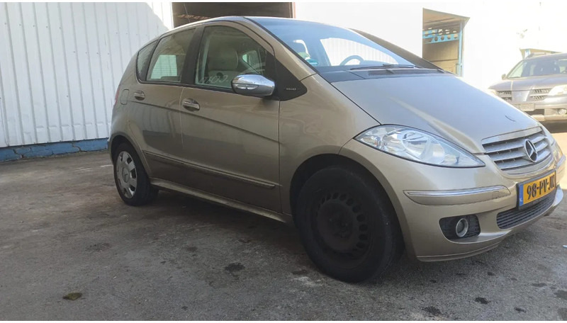 Mercedes-Benz A-Klasse 170 , Airco , leder , distrbute ketting maakt lawaai - سيارة: صور 4 Mercedes-Benz A-Klasse 170 , Airco , leder , distrbute ketting maakt lawaai - سيارة: صور 4