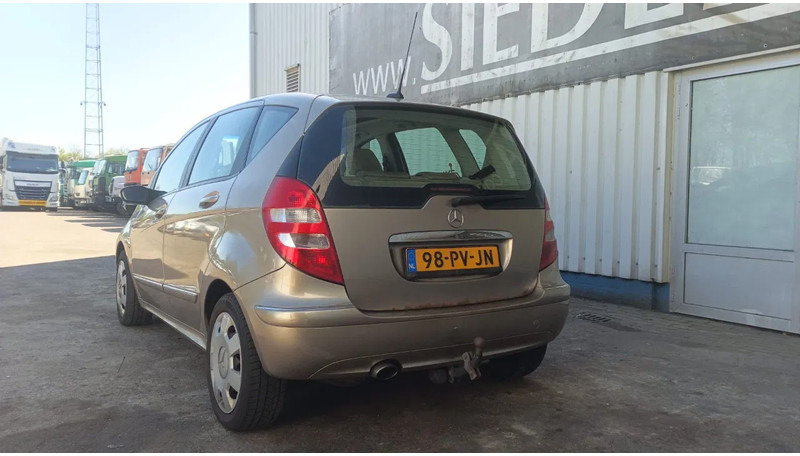 Mercedes-Benz A-Klasse 170 , Airco , leder , distrbute ketting maakt lawaai - سيارة: صور 5 Mercedes-Benz A-Klasse 170 , Airco , leder , distrbute ketting maakt lawaai - سيارة: صور 5