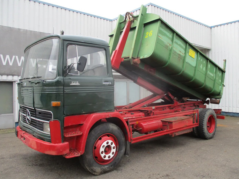 Mercedes-Benz LP 1319 , Oldtimer - شاحنة ذات الخطاف: صور 1 Mercedes-Benz LP 1319 , Oldtimer - شاحنة ذات الخطاف: صور 1