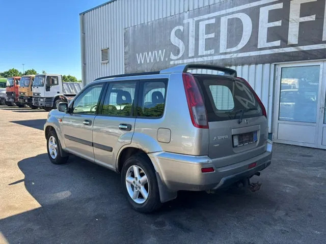Nissan X-Trail 2.2 DCi , 4x4 , Airco , Export - سيارة دفع رباعي: صور 5 Nissan X-Trail 2.2 DCi , 4x4 , Airco , Export - سيارة دفع رباعي: صور 5