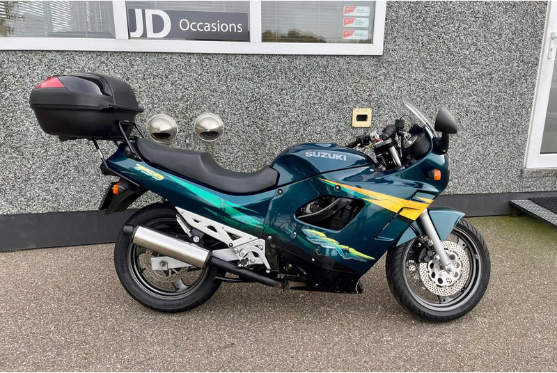 Suzuki GSX 600 F - دراجة بخارية: صور 1 Suzuki GSX 600 F - دراجة بخارية: صور 1