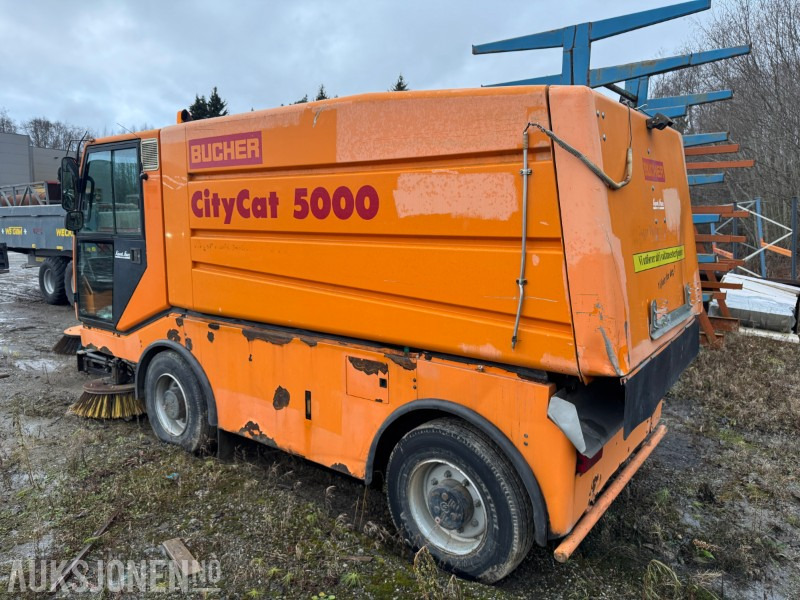 1900 Andre Bucher CC5000 sopebil - معدات البناء: صور 4 1900 Andre Bucher CC5000 sopebil - معدات البناء: صور 4