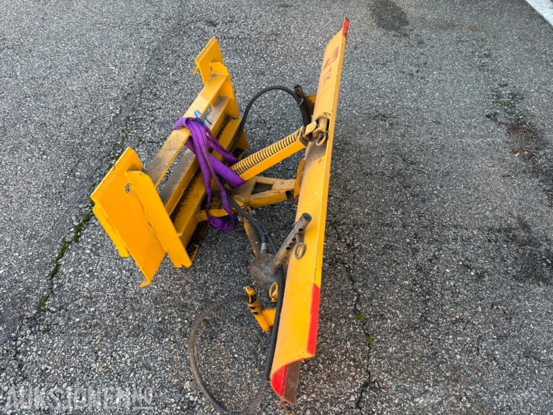 1900 kommunal skjær med euro feste - الآلات والماكينات الزراعية: صور 3 1900 kommunal skjær med euro feste - الآلات والماكينات الزراعية: صور 3