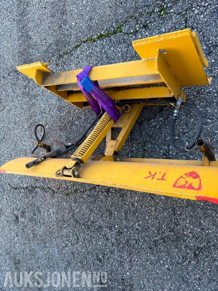 1900 kommunal skjær med euro feste - الآلات والماكينات الزراعية: صور 4 1900 kommunal skjær med euro feste - الآلات والماكينات الزراعية: صور 4