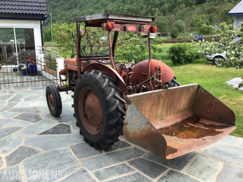 1966 Massey-Ferguson 130 Traktor m/Dalen-skuffe - جرار: صور 4 1966 Massey-Ferguson 130 Traktor m/Dalen-skuffe - جرار: صور 4