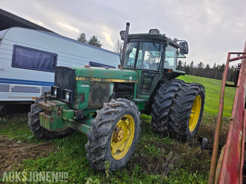 1982 John Deere 3140 traktor tvillinghjul - جرار: صور 1 1982 John Deere 3140 traktor tvillinghjul - جرار: صور 1