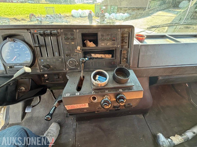قلابات 1984 Scania T112H 6X2 LC38, Veteran snutebil med tipp: صور 17