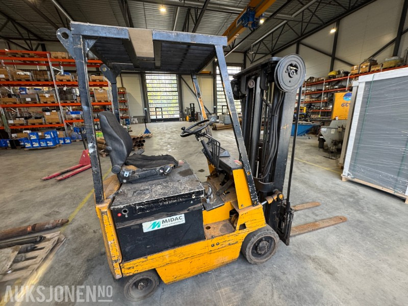 1986 Komatsu FB15SH-5 - Motvektstruck - Gaffeltruck - معدات المناولة: صور 5 1986 Komatsu FB15SH-5 - Motvektstruck - Gaffeltruck - معدات المناولة: صور 5