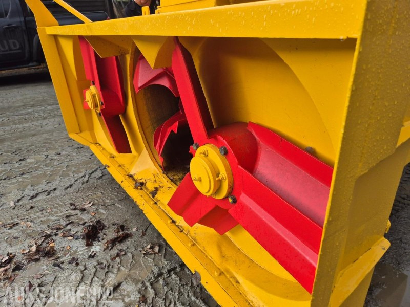 1987 Øveraasen 2 UPV 90-106 S, dieseldrevet snøfres, 124 timer! - معدات البناء: صور 3 1987 Øveraasen 2 UPV 90-106 S, dieseldrevet snøfres, 124 timer! - معدات البناء: صور 3