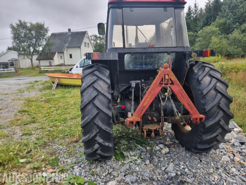 1990 CASE IH 956XL TRAKTOR snøfres 2 skuffer triangelfeste MVA FRI - جرار: صور 4 1990 CASE IH 956XL TRAKTOR snøfres 2 skuffer triangelfeste MVA FRI - جرار: صور 4
