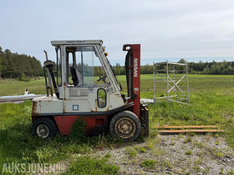 1990 Nissan gaffeltruck. - معدات المناولة: صور 4 1990 Nissan gaffeltruck. - معدات المناولة: صور 4