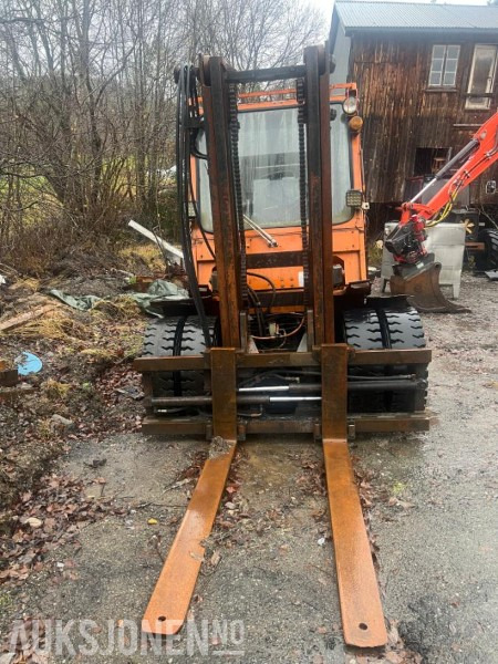 1990 Toyota 02- 3 FD40. Truck med sideforskyvning - MVA-FRI - معدات المناولة: صور 5 1990 Toyota 02- 3 FD40. Truck med sideforskyvning - MVA-FRI - معدات المناولة: صور 5